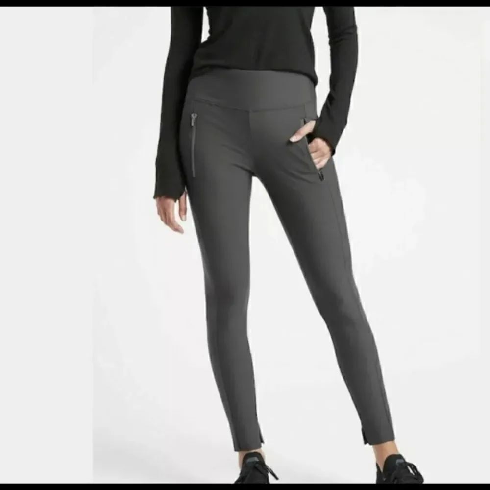 NWOT
Athleta Stellar Tight XS anthracite grey
